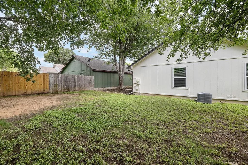 905 Greenbriar Loop Round Rock TX 78664