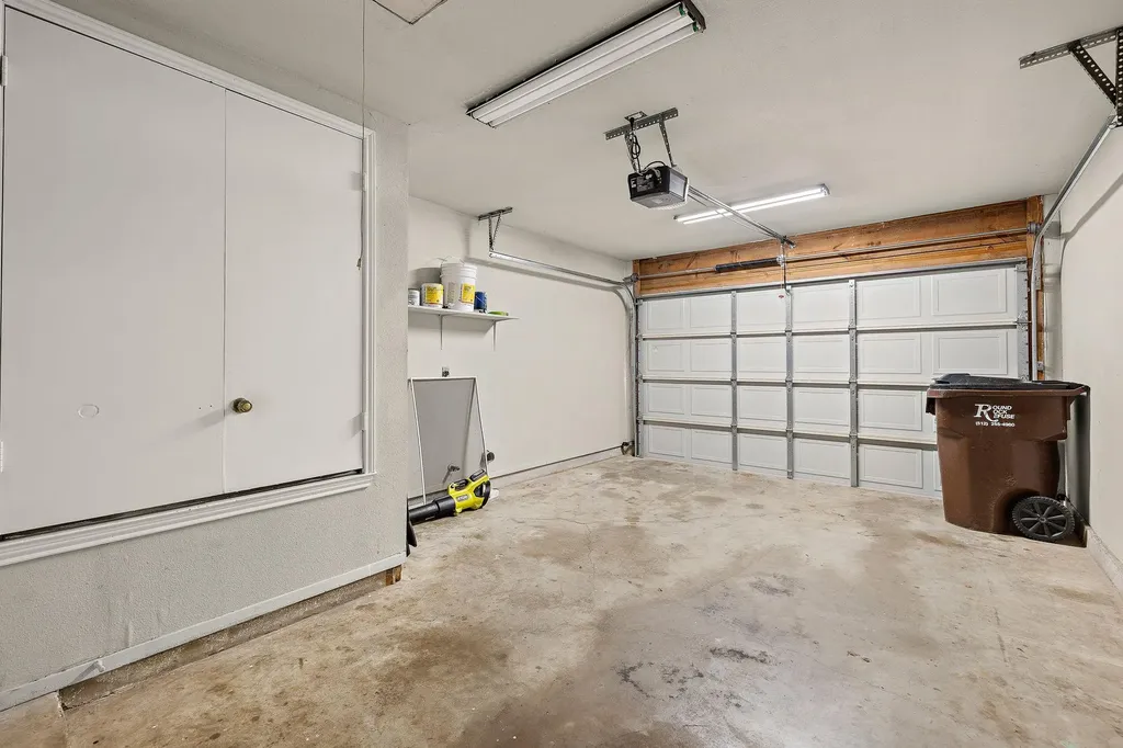 905 Greenbriar Loop Round Rock TX 78664