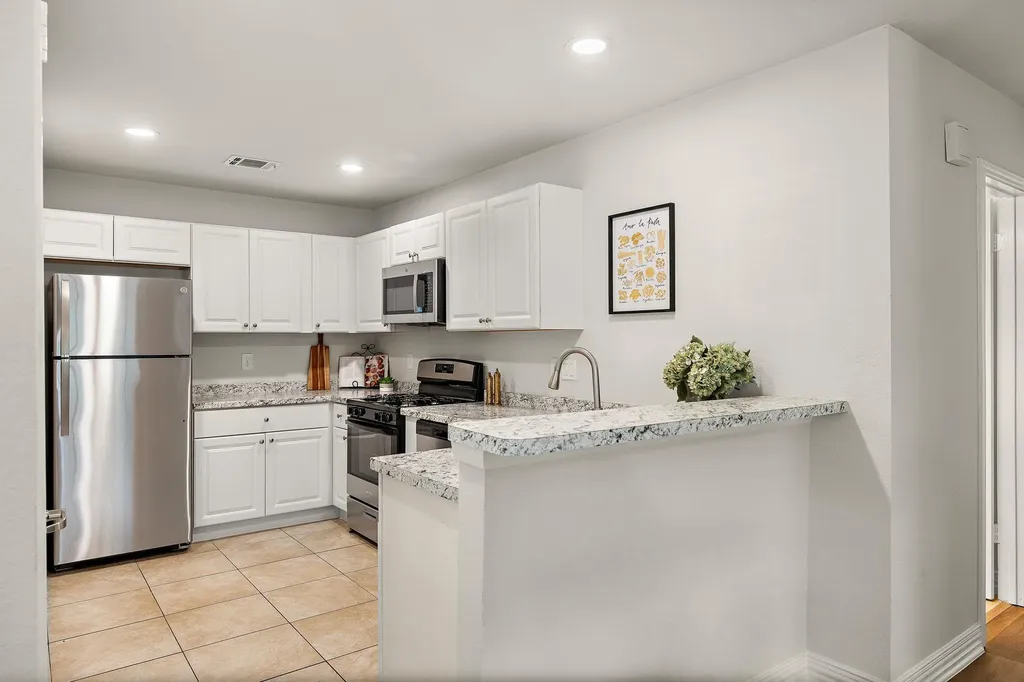 905 Greenbriar Loop Round Rock TX 78664