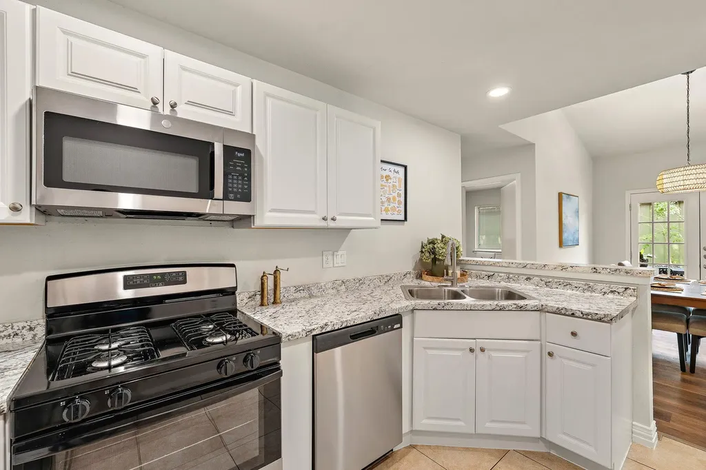 905 Greenbriar Loop Round Rock TX 78664