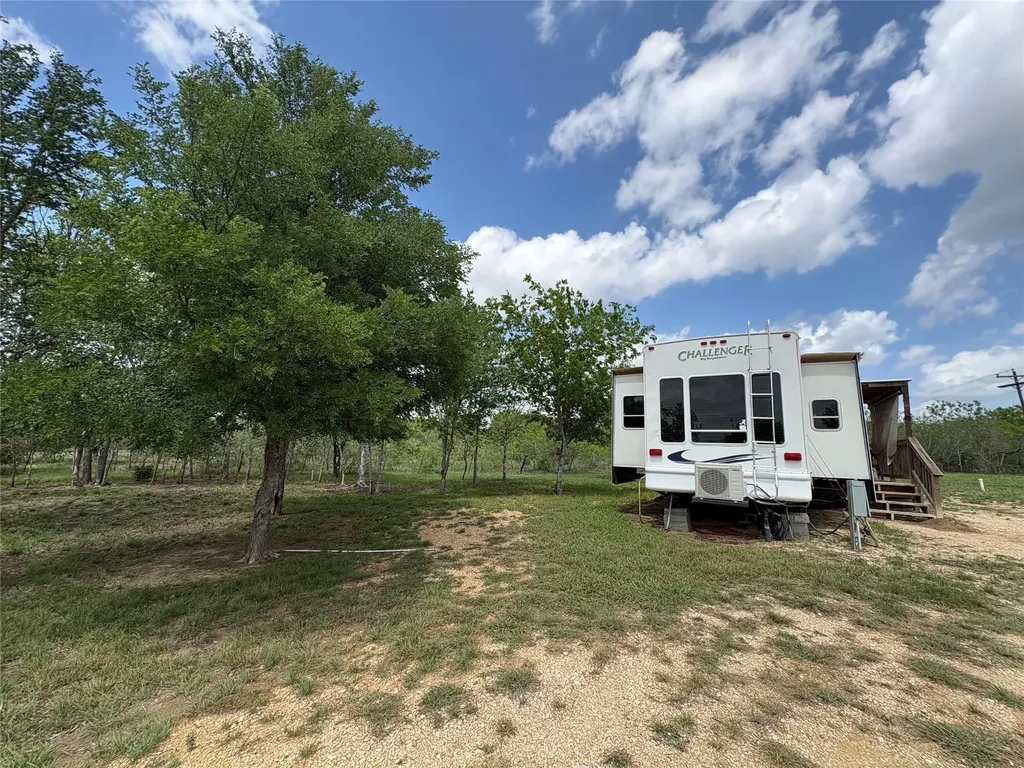 287 Fm-713 Lockhart TX 78644