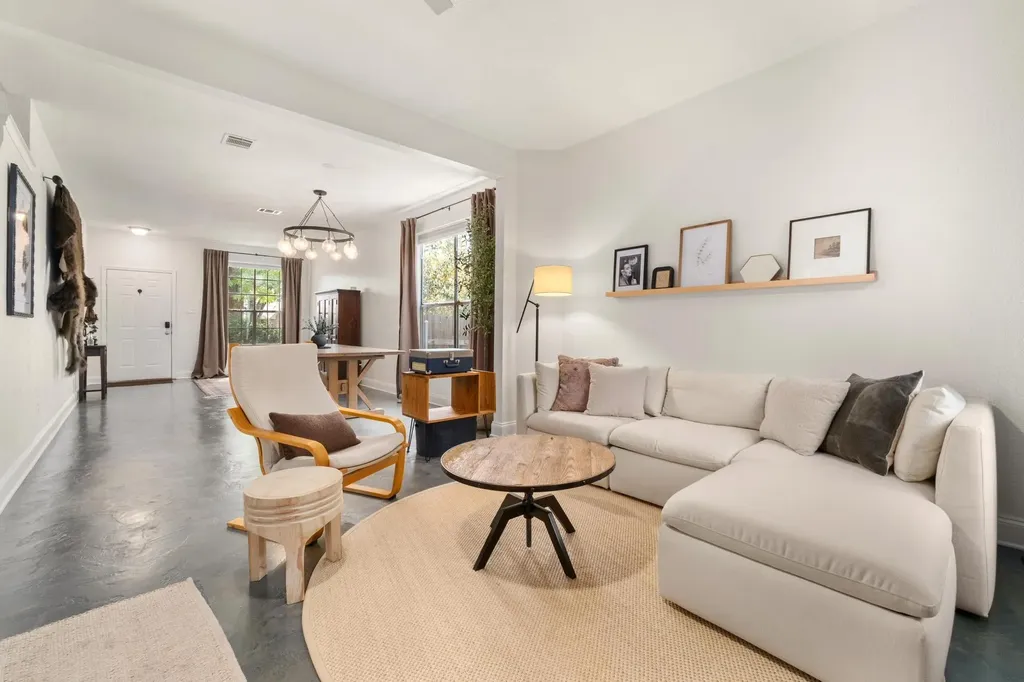 10512 Watchful Fox Drive Austin TX 78748