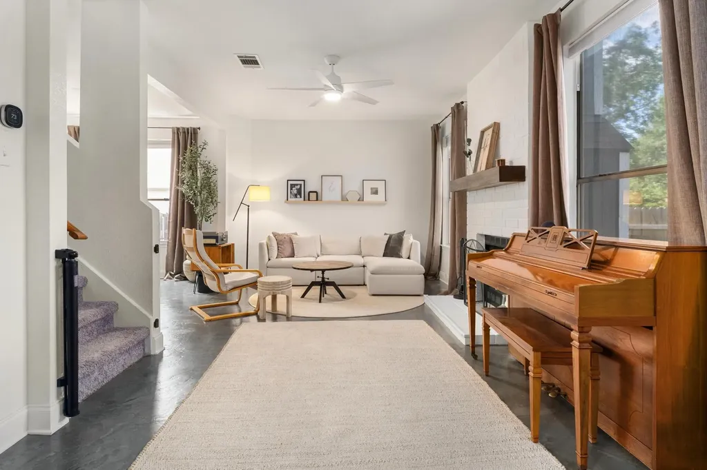 10512 Watchful Fox Drive Austin TX 78748