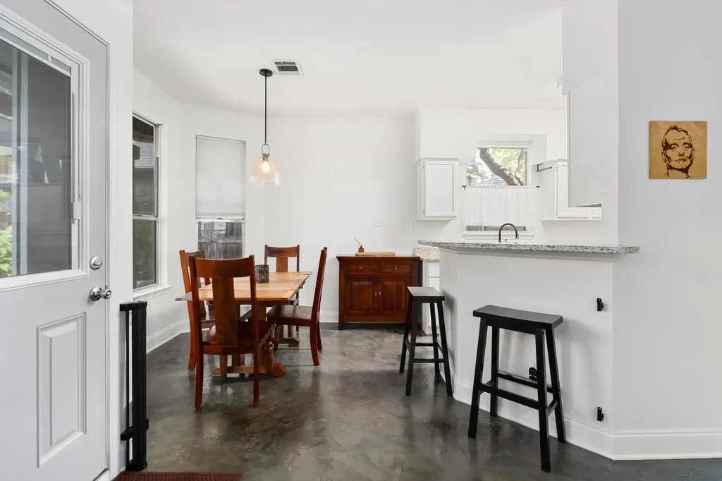 10512 Watchful Fox Drive Austin TX 78748
