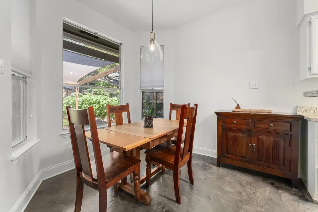 10512 Watchful Fox Drive Austin TX 78748