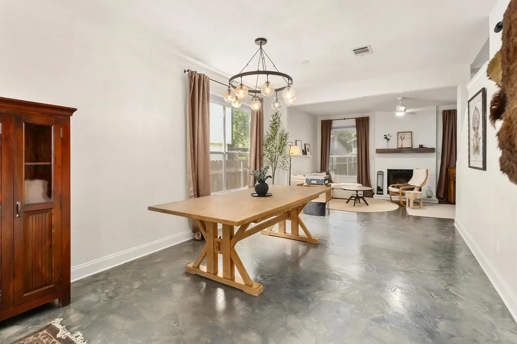 10512 Watchful Fox Drive Austin TX 78748