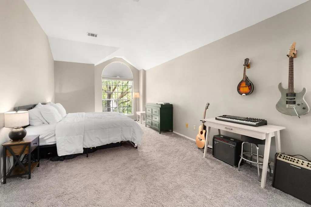10512 Watchful Fox Drive Austin TX 78748
