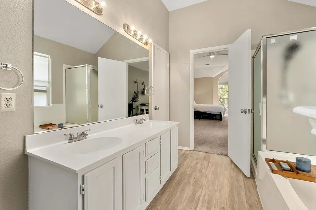 10512 Watchful Fox Drive Austin TX 78748