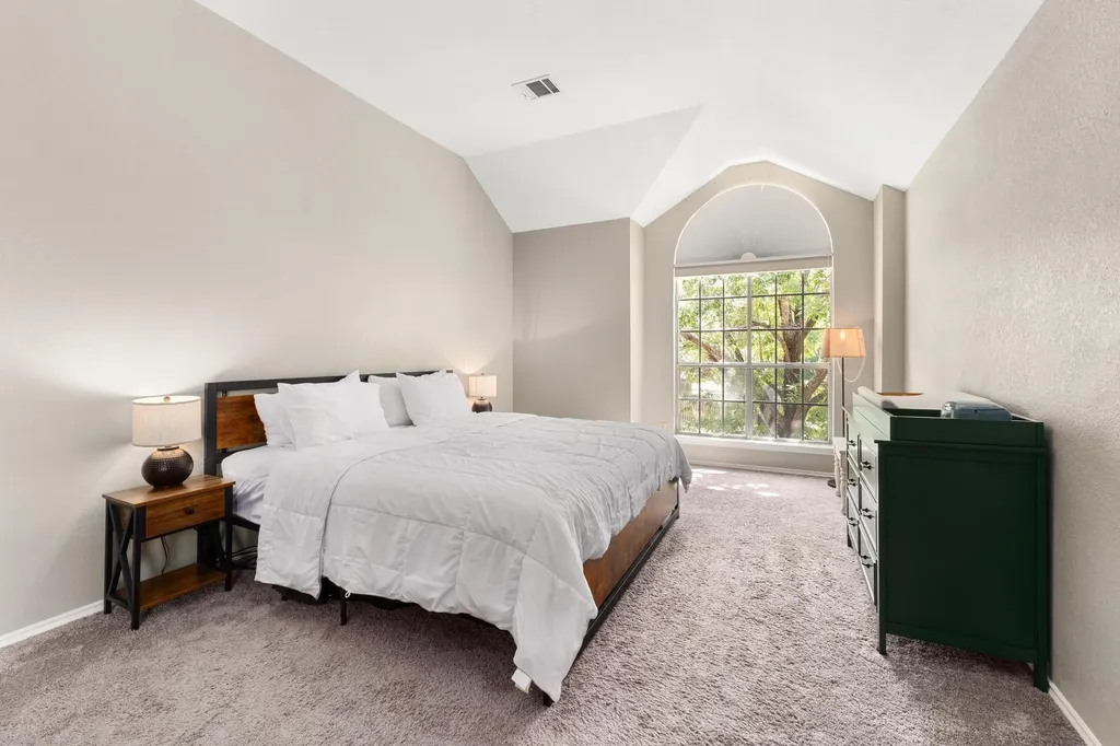 10512 Watchful Fox Drive Austin TX 78748