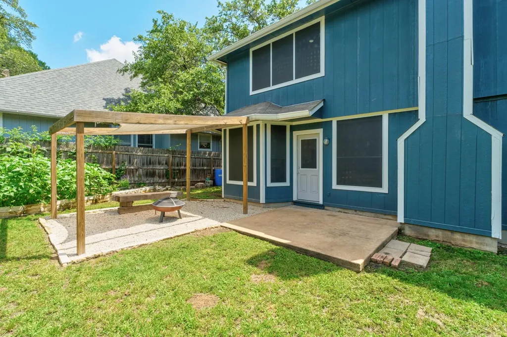10512 Watchful Fox Drive Austin TX 78748