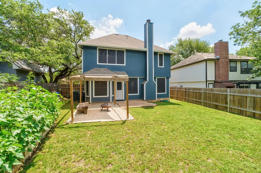 10512 Watchful Fox Drive Austin TX 78748