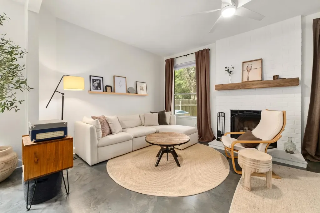 10512 Watchful Fox Drive Austin TX 78748