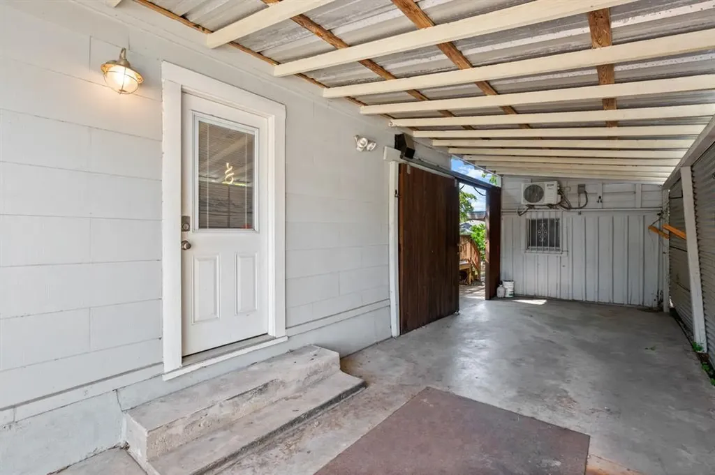 1184 Navasota Street Austin TX 78702