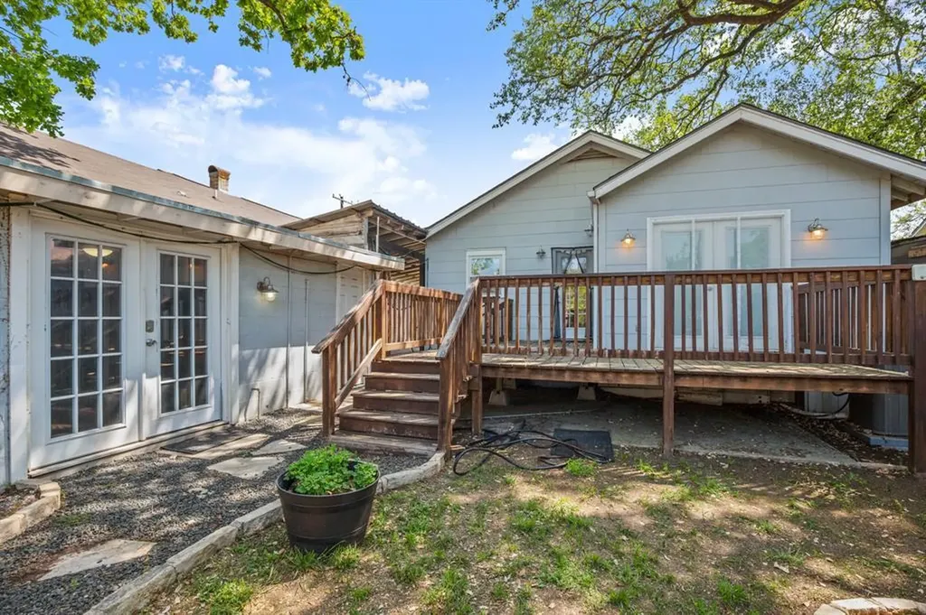 1184 Navasota Street Austin TX 78702