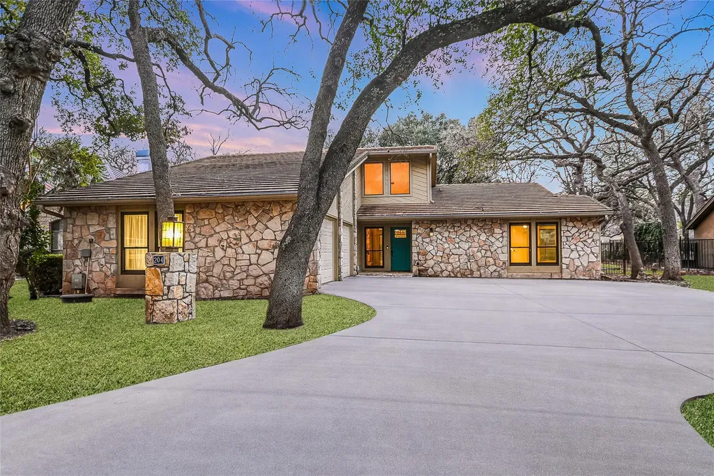 204 Blue Ground Horseshoe Bay TX 78657