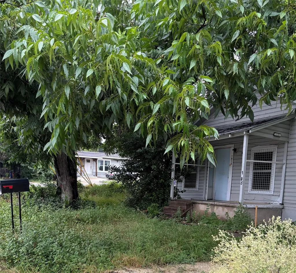 1815 Singleton Avenue Austin TX 78702