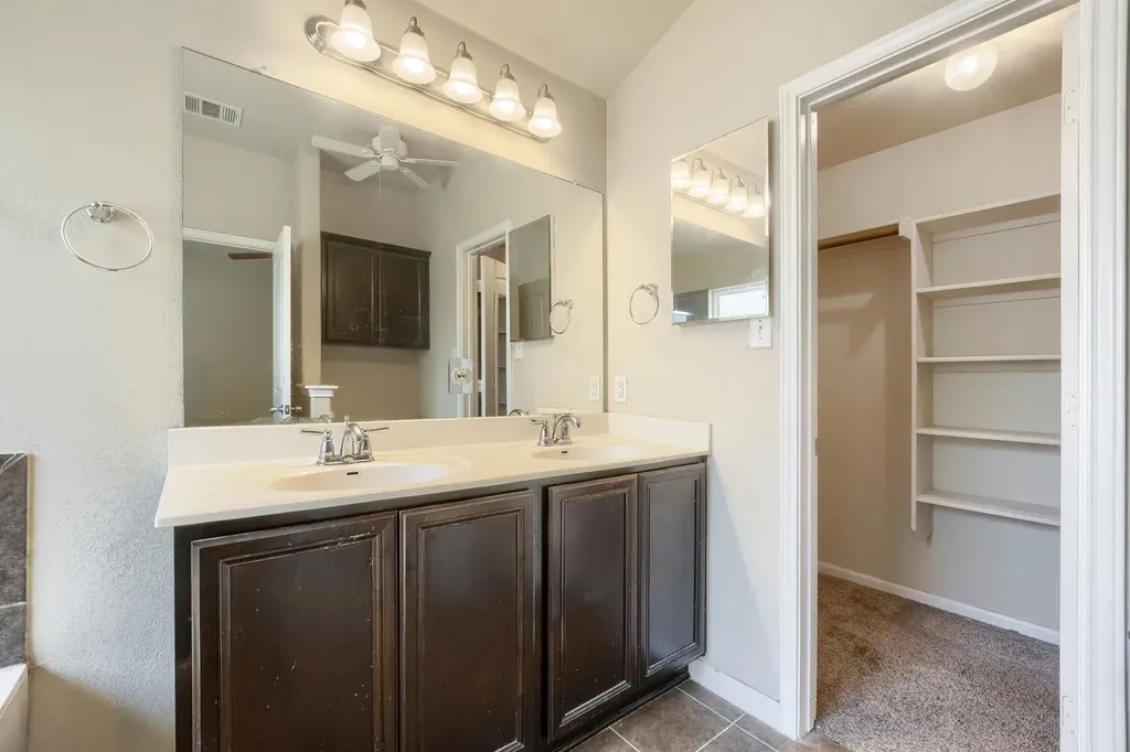 865 Heritage Springs Trail Round Rock TX 78664