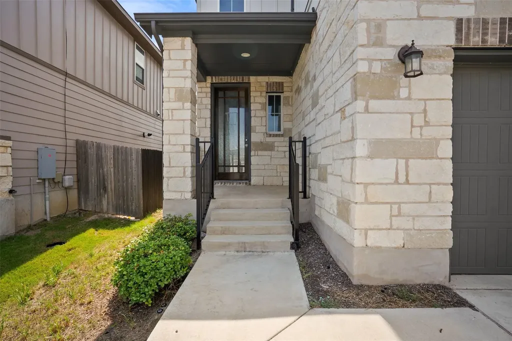 13011 Brave Tenderfoot Trail Buda TX 78610