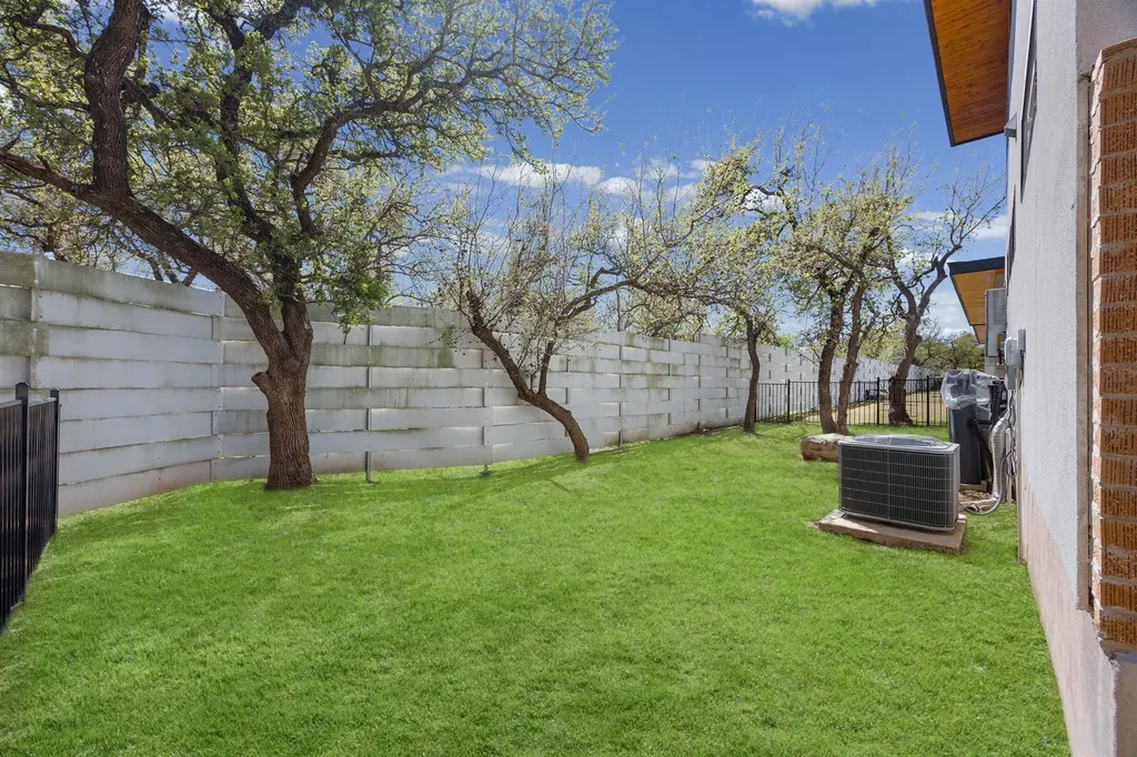 480 Starlight Village Loop Leander TX 78641