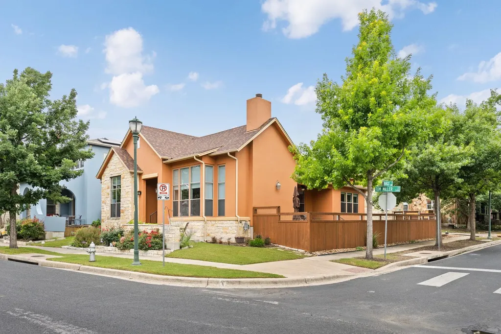 2632 Tom Miller Street Austin TX 78723