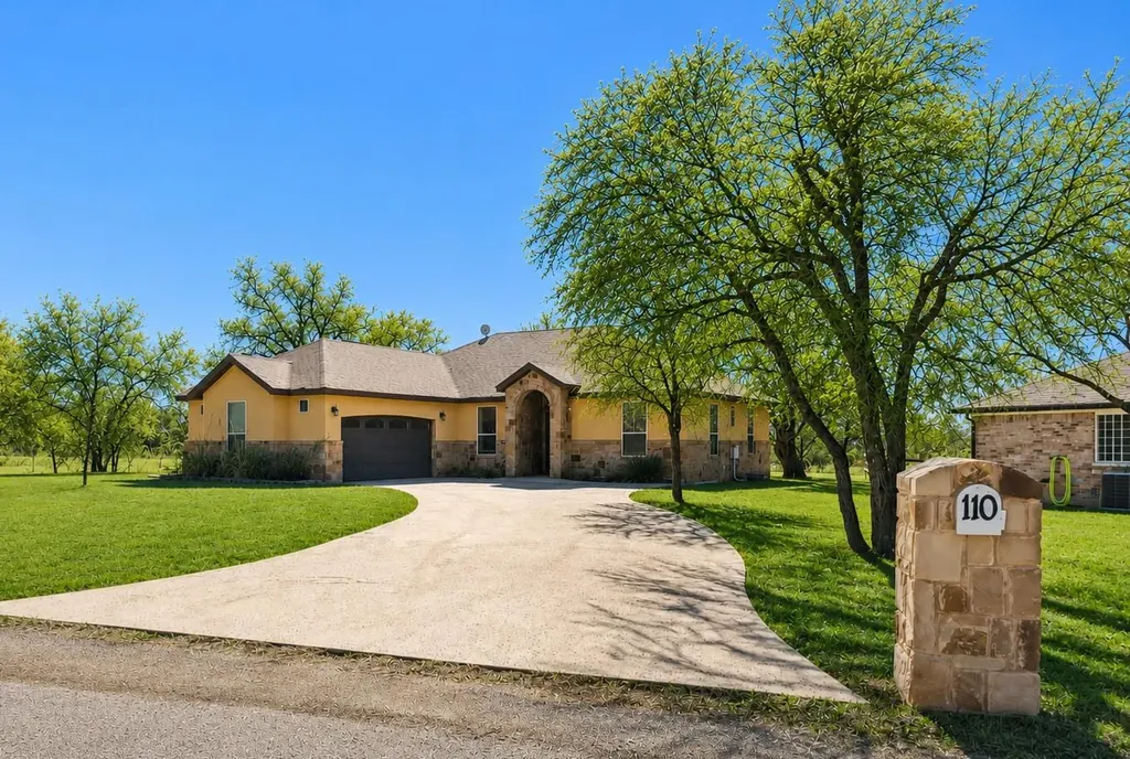 110 Chaumont Street Kingsland TX 78639