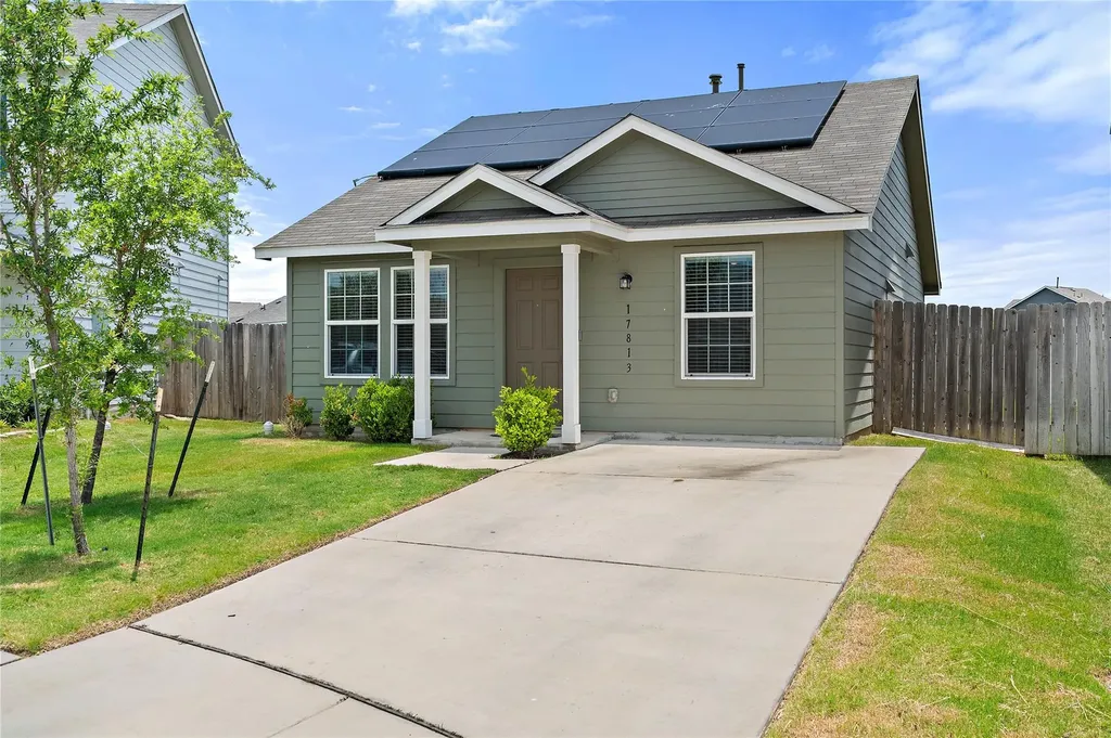 17813 Willacy Cove Elgin TX 78621