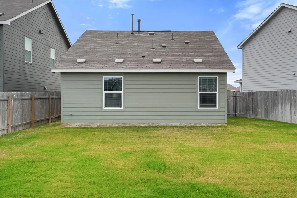 17813 Willacy Cove Elgin TX 78621