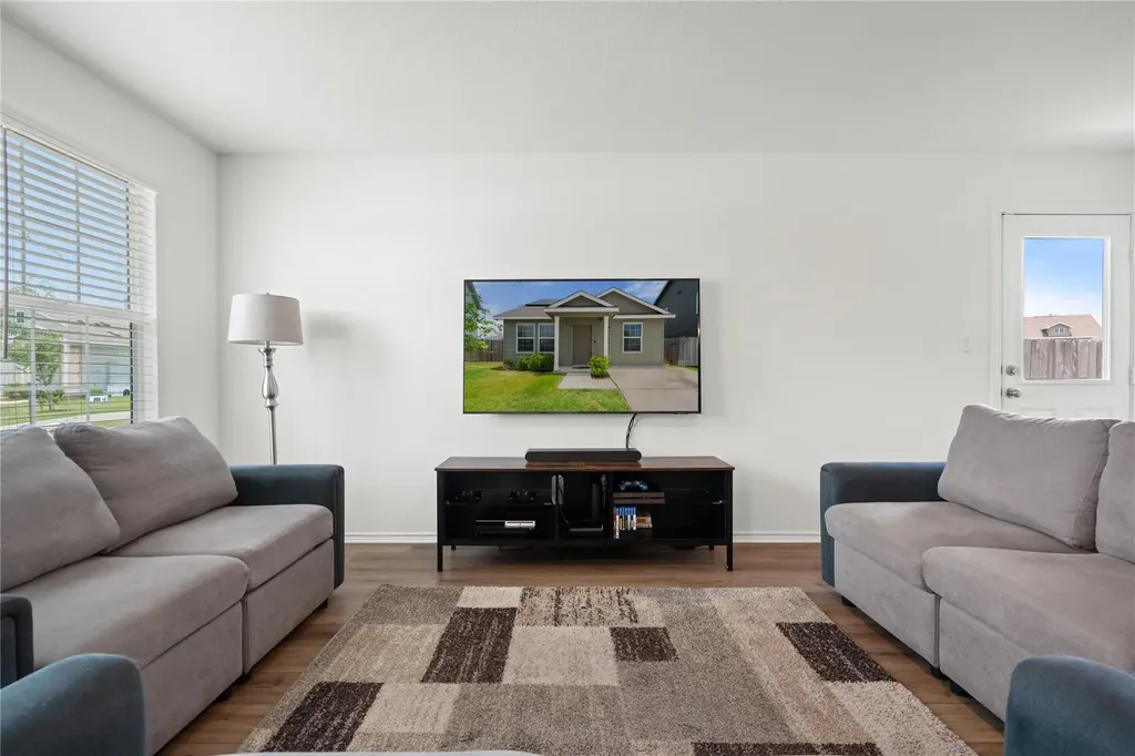 17813 Willacy Cove Elgin TX 78621