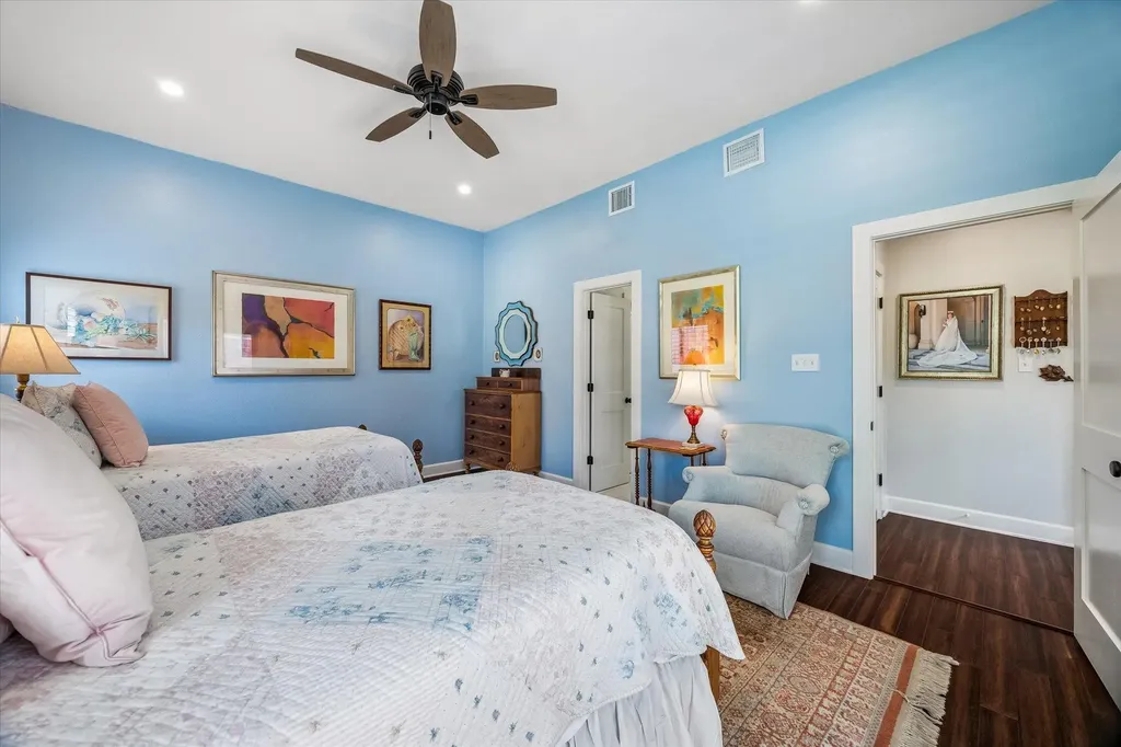 2708 W 35th Street Austin TX 78703