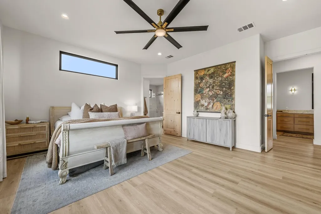 107 W Lakeshore Drive Dripping Springs TX 78620