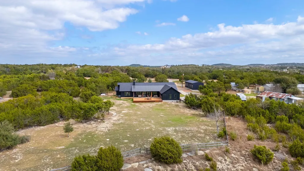 107 W Lakeshore Drive Dripping Springs TX 78620