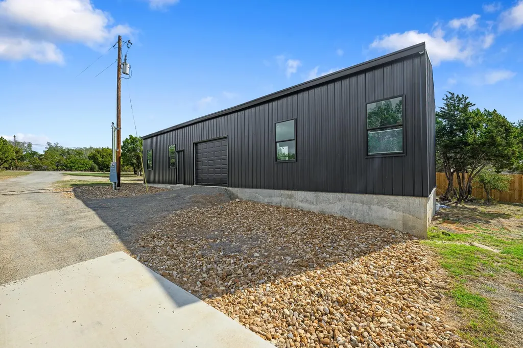 107 W Lakeshore Drive Dripping Springs TX 78620