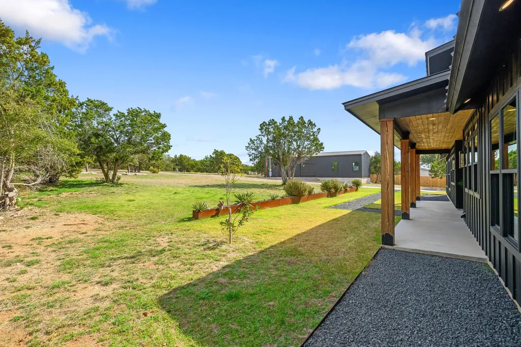 107 W Lakeshore Drive Dripping Springs TX 78620
