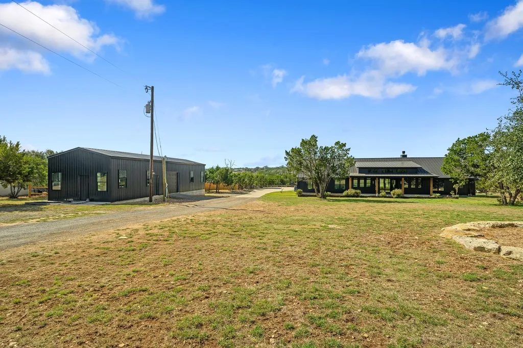 107 W Lakeshore Drive Dripping Springs TX 78620