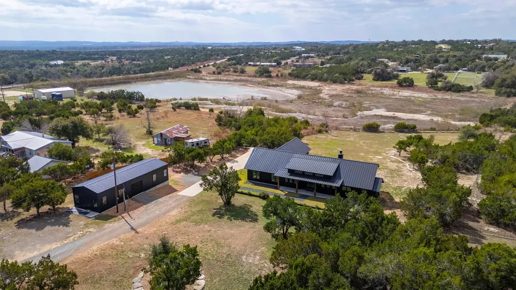107 W Lakeshore Drive Dripping Springs TX 78620