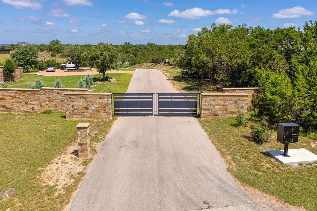 348 Vail River Road Dripping Springs TX 78620