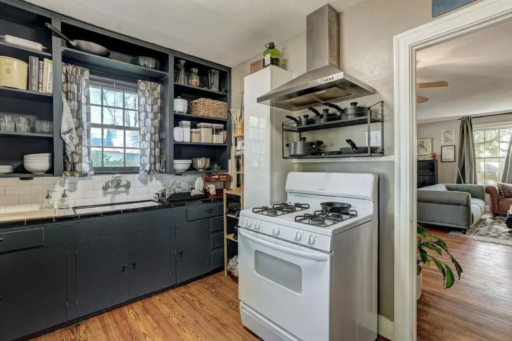 809 E 44th Street Austin TX 78751