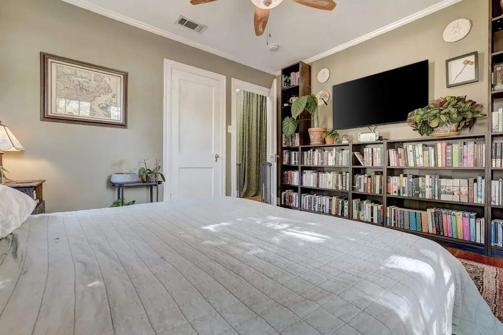 809 E 44th Street Austin TX 78751