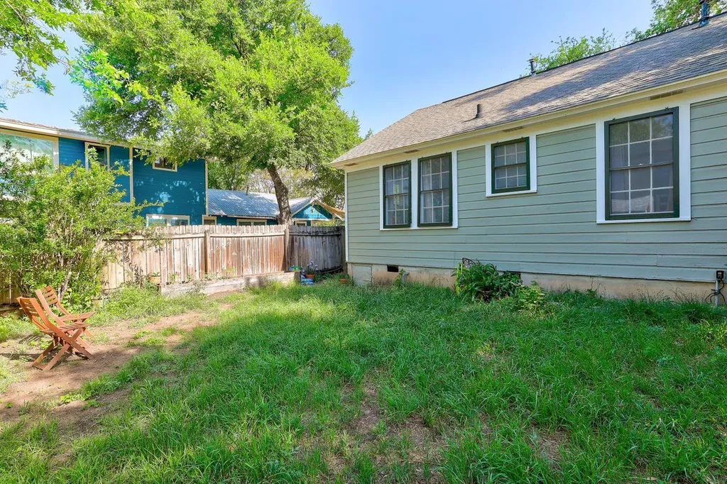809 E 44th Street Austin TX 78751