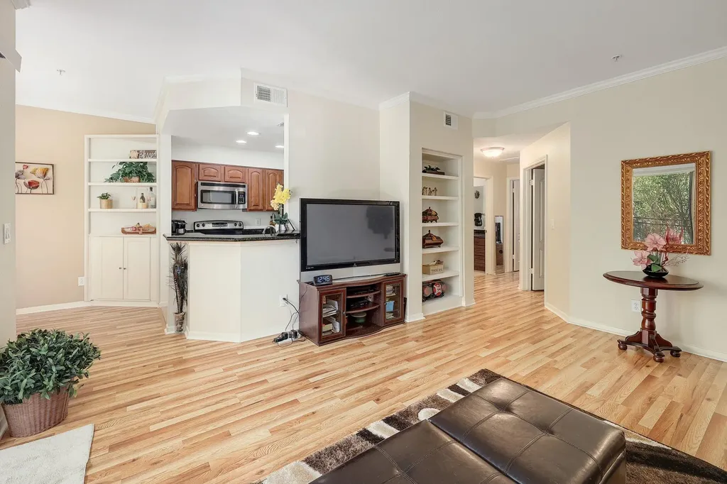 6000 Shepherd Mountain Cove Austin TX 78730