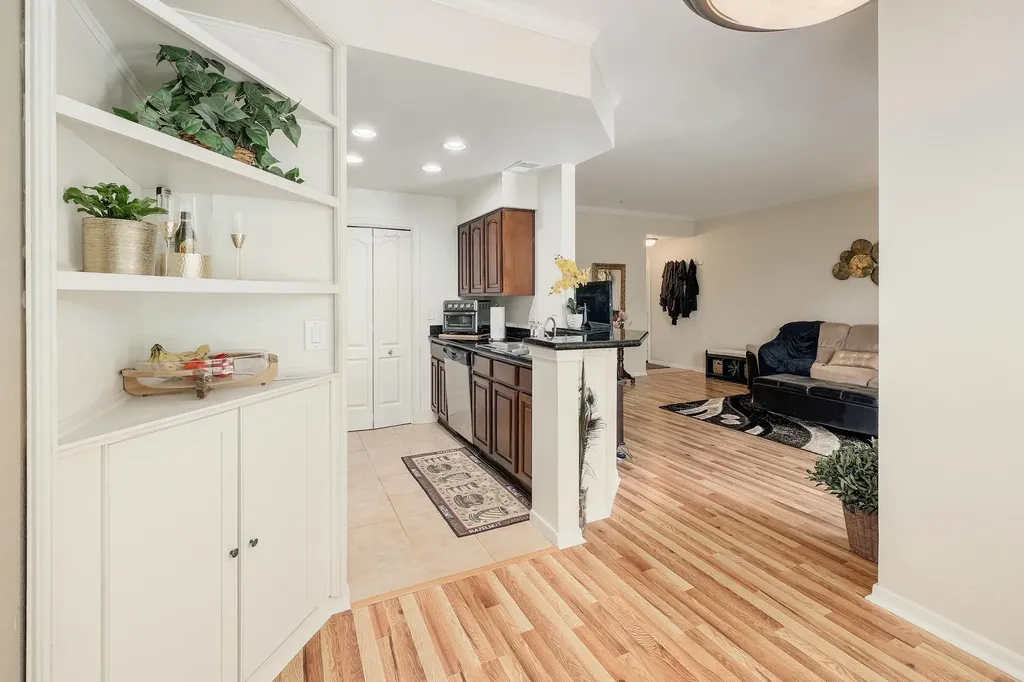 6000 Shepherd Mountain Cove Austin TX 78730