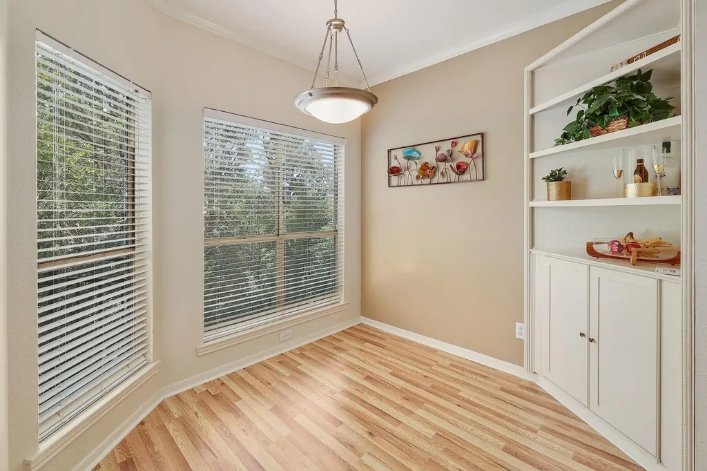 6000 Shepherd Mountain Cove Austin TX 78730