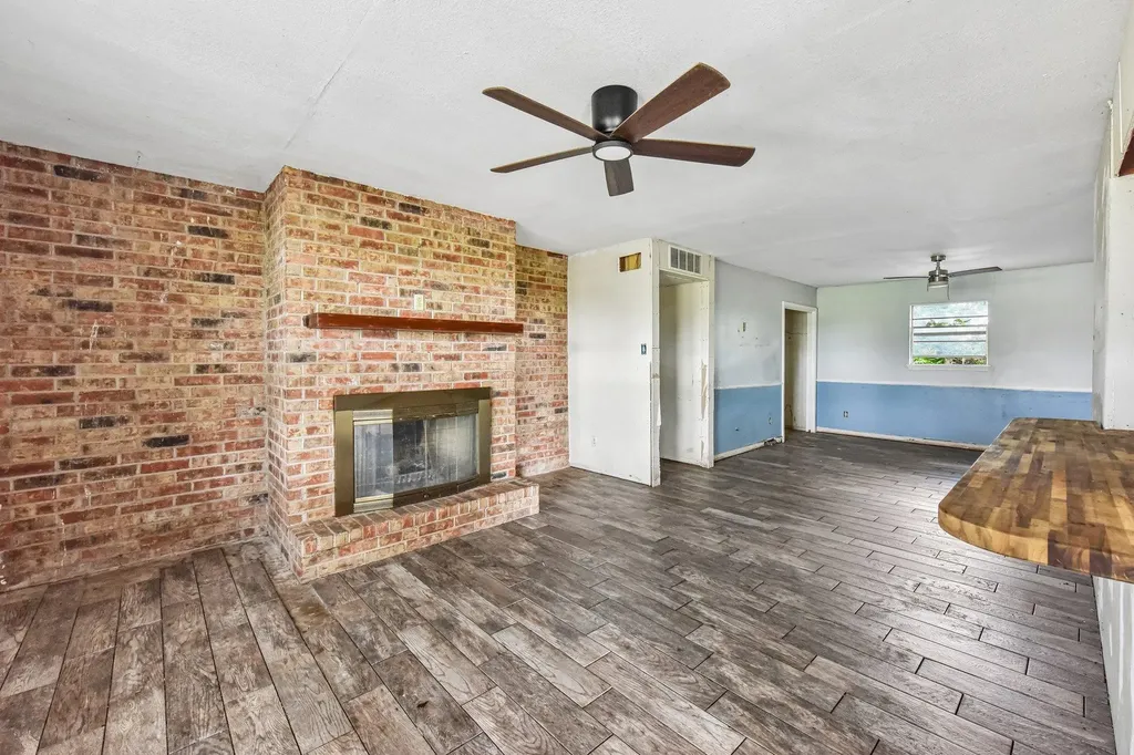 1111 Silent Valley Road Lockhart TX 78644