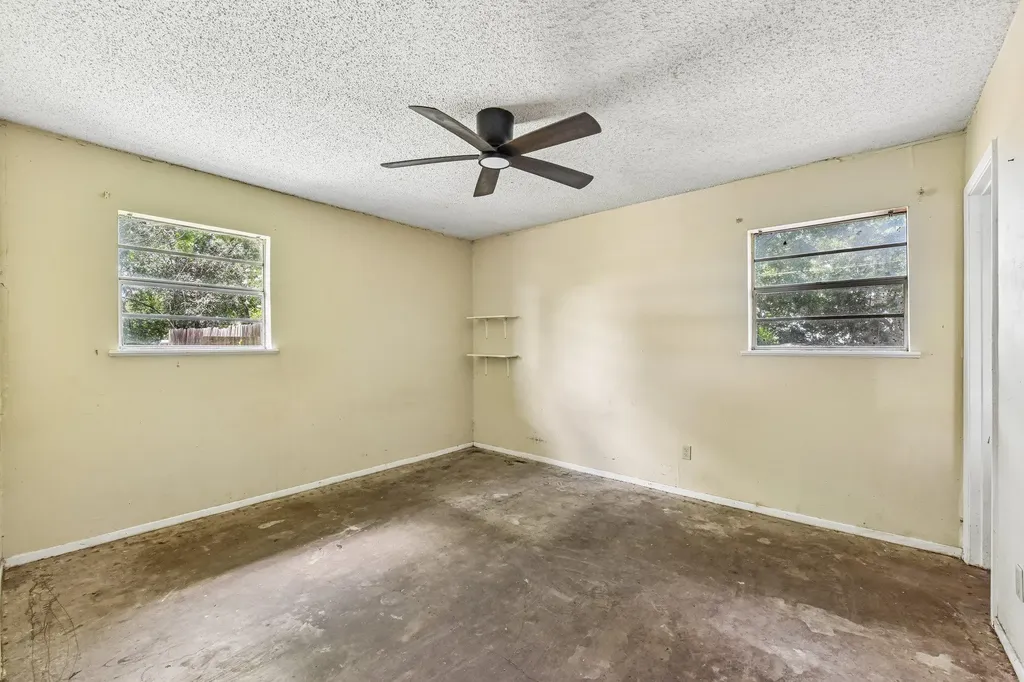 1111 Silent Valley Road Lockhart TX 78644