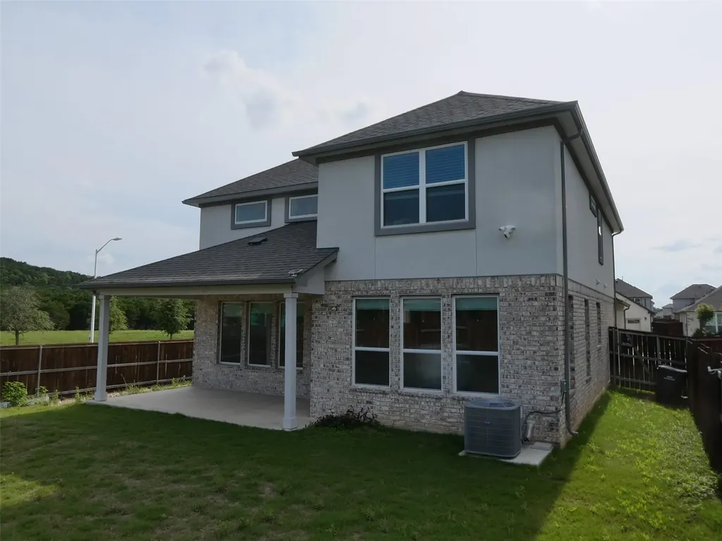 1804 W Crow Hop View Leander TX 78641