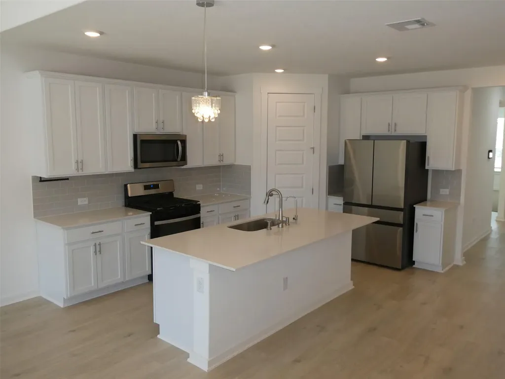 1804 W Crow Hop View Leander TX 78641