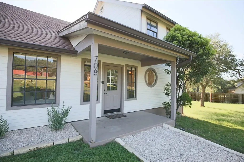 708 Cowal Drive S Spicewood TX 78669