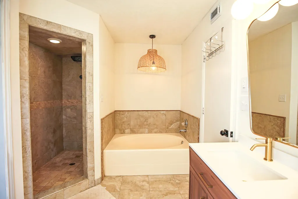 708 Cowal Drive S Spicewood TX 78669