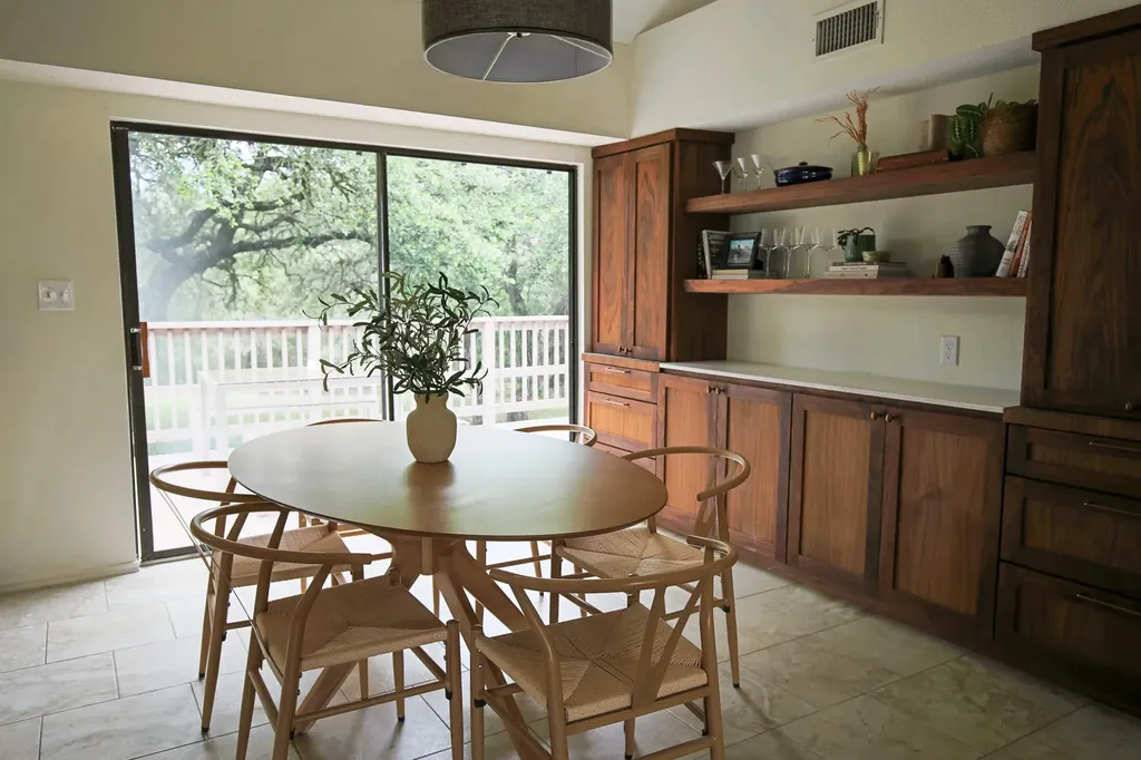 708 Cowal Drive S Spicewood TX 78669