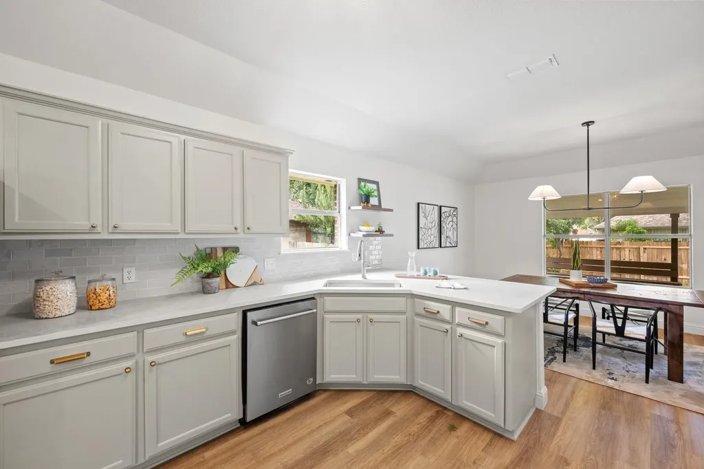705 Split Oak Drive Pflugerville TX 78660